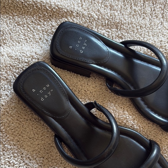Target Slide Sandals - Picture 3 of 5